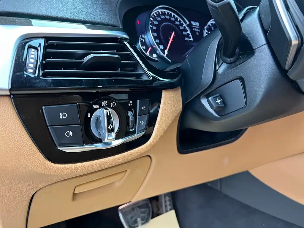 BMW 5 Series 2018 Facelift 530Li Leading Edition M Sport Package