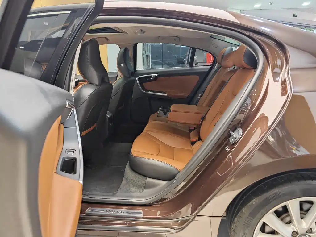 Volvo S60L 2018 T4 Zhiyuan Edition