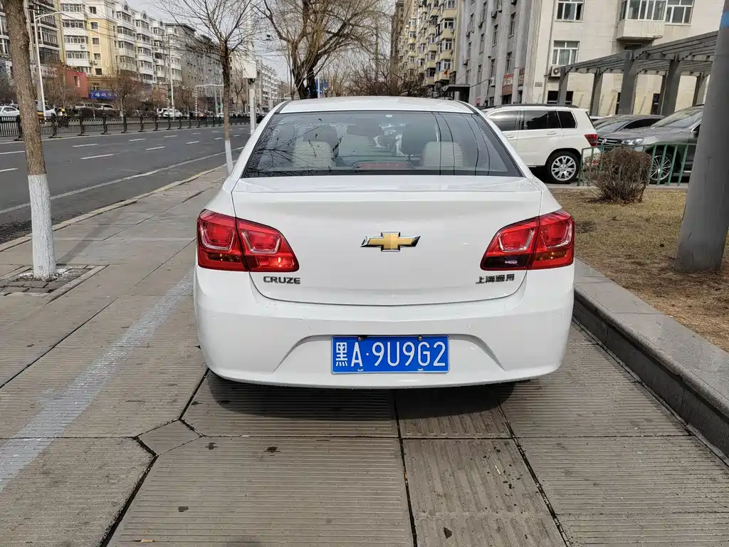 Chevrolet Cruze 2015 1.5L Classic SE AT