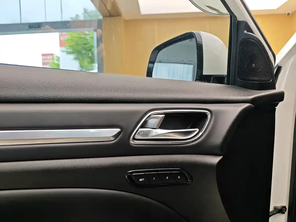 GAC Trumpchi GS8 2020 390T FWD Luxury Smart Connect Edition (7-Seater)