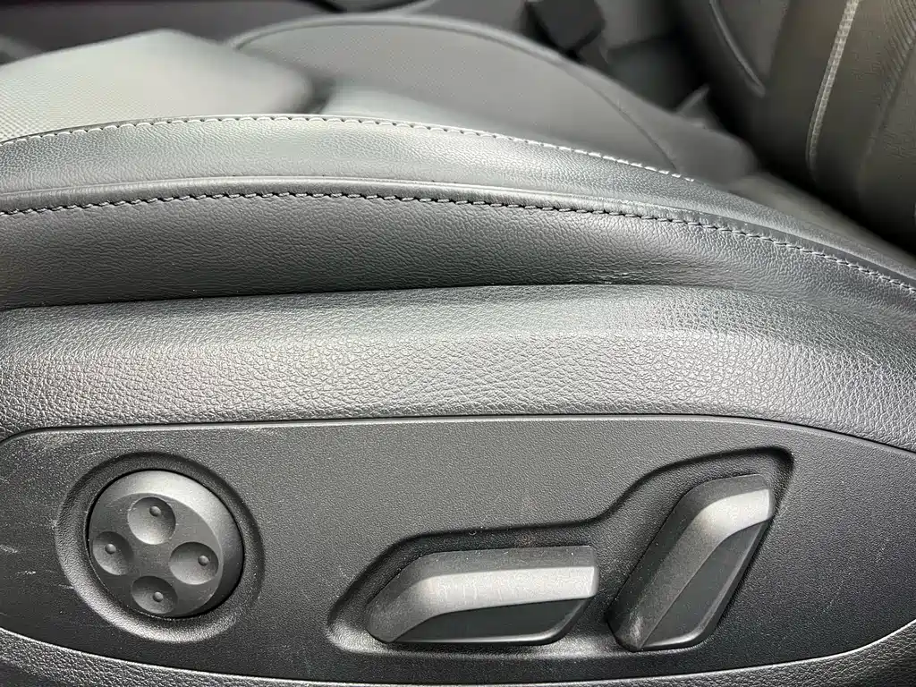 Audi A4L 2023 40 TFSI Bang & Olufsen Starry Night Edition