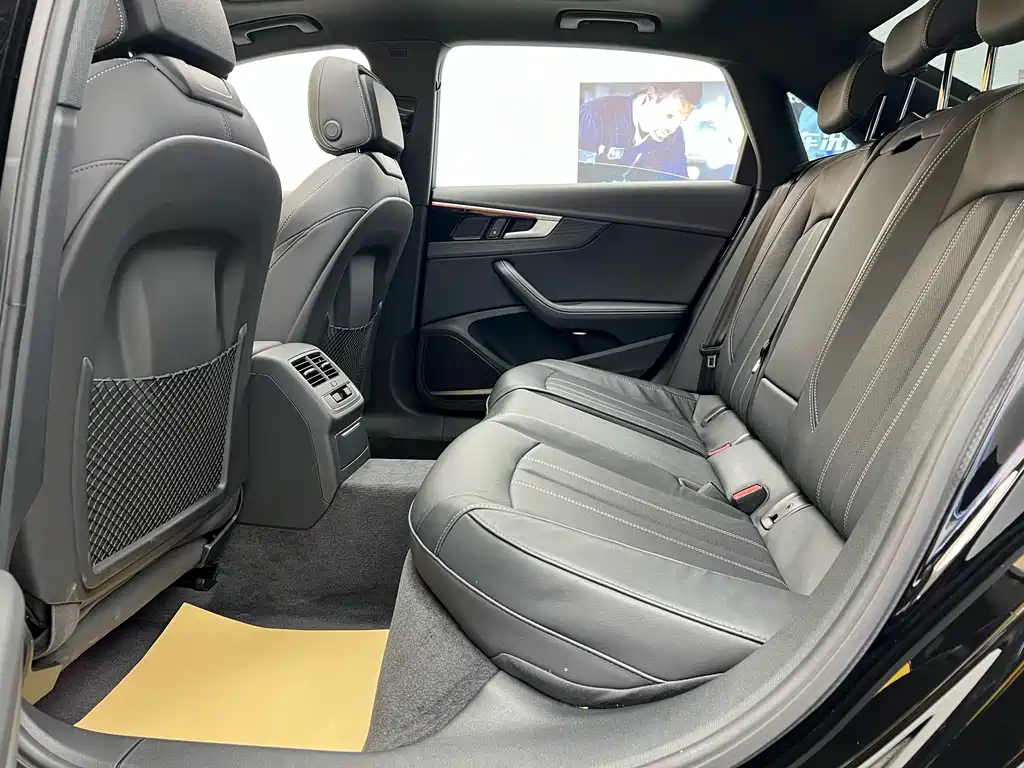 Audi A4L 2023 40 TFSI Bang & Olufsen Starry Night Edition