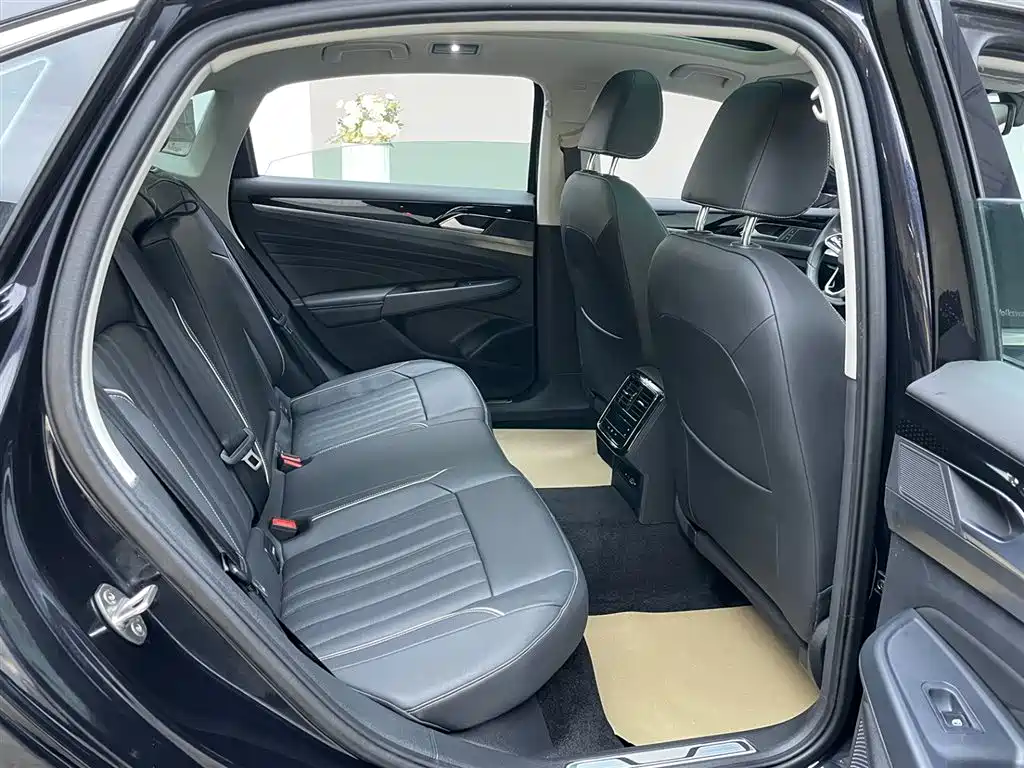 Volkswagen Passat PHEV 2023 430PHEV Hybrid Elite Edition