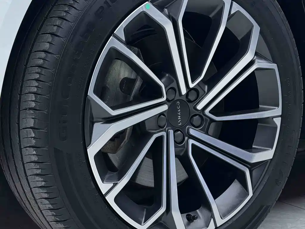 Lynk & Co 09 EM-P 2023 2.0TD EM-P Long Range Edition PM 7-Seater