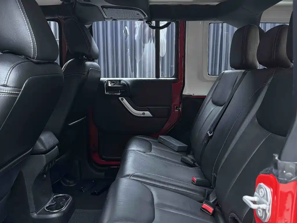 Jeep Wrangler 2017 3.0L Sahara Four-Door