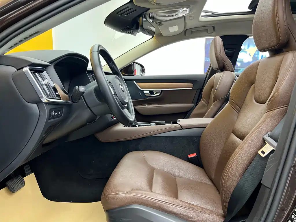 Volvo S90 Recharge 2020 T8 E-Drive Hybrid Inscription Luxury Edition
