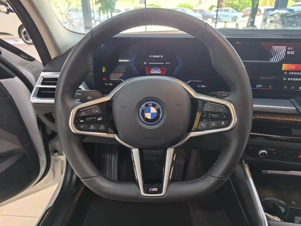 BMW i3 2025 eDrive 40 L Night Edition