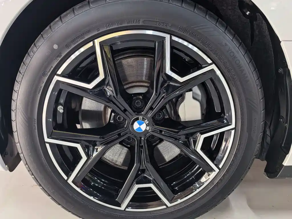BMW i3 2025 eDrive 40 L Night Edition