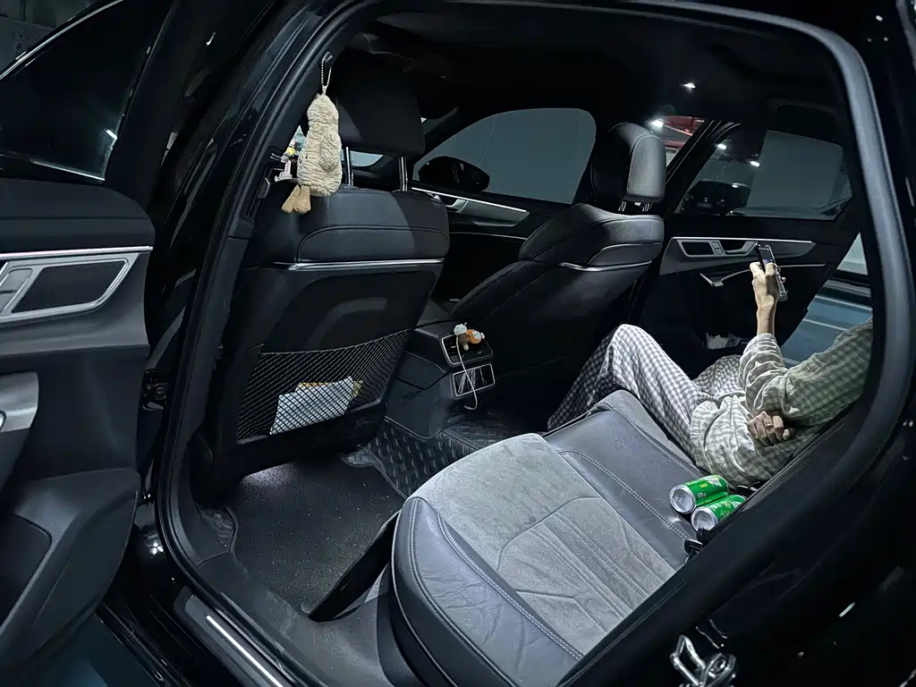 Audi A6L 2024 45 TFSI Zhenxuan Dynamic