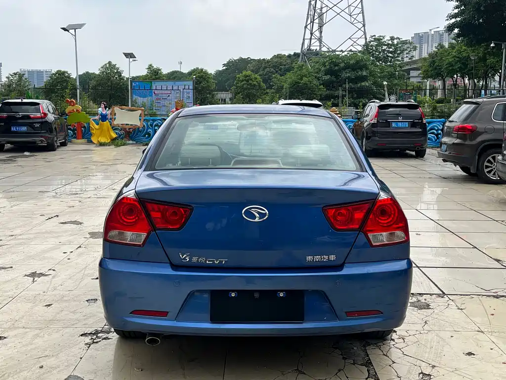 V3 Lingyue 2010 1.5L CVT Flagship Edition