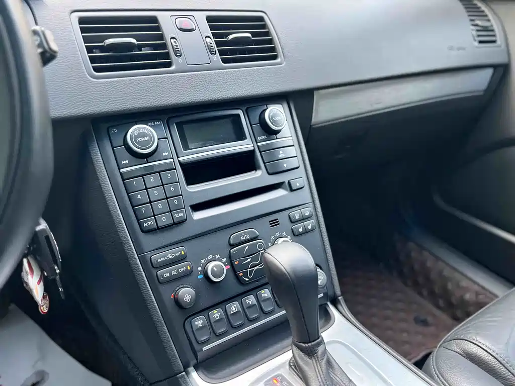Volvo XC90 2013 2.5T T5 Luxury Upgrade Edition