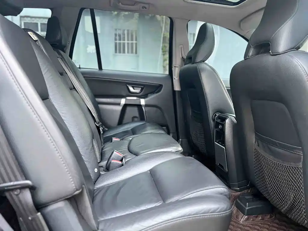 Volvo XC90 2013 2.5T T5 Luxury Upgrade Edition