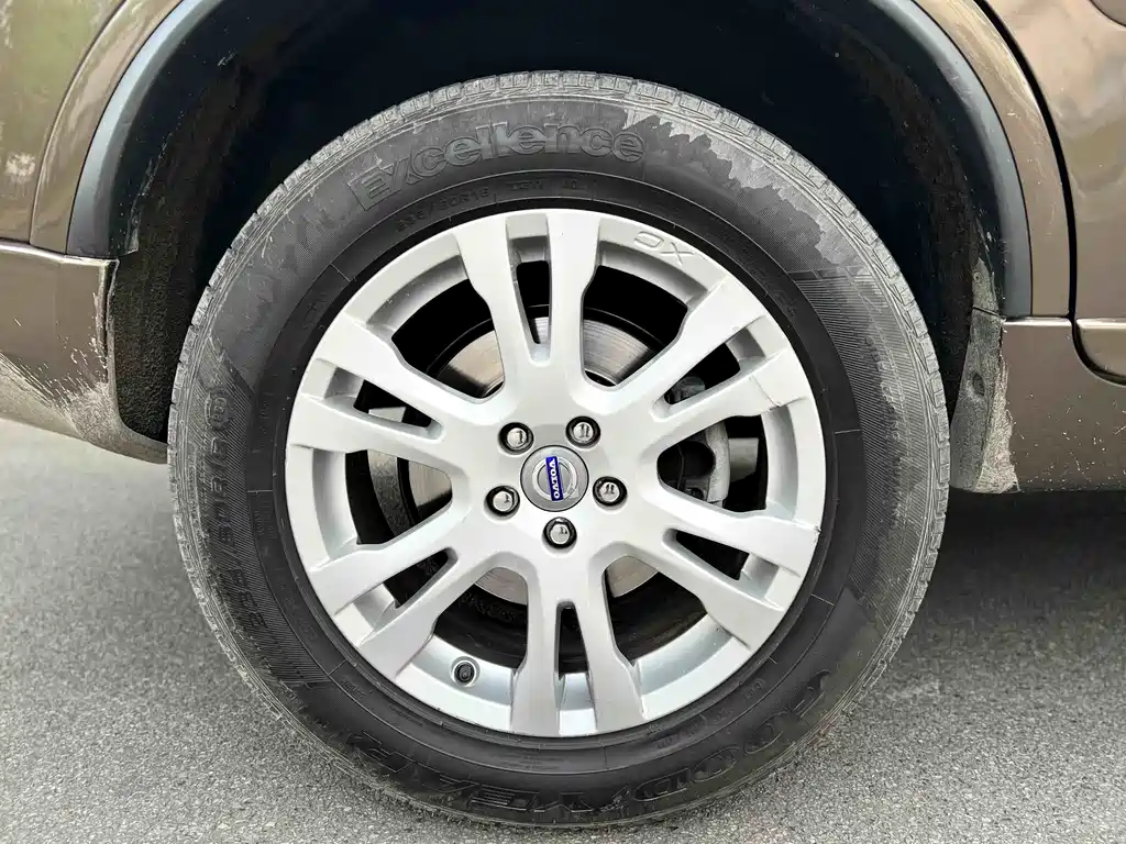 Volvo XC90 2013 2.5T T5 Luxury Upgrade Edition