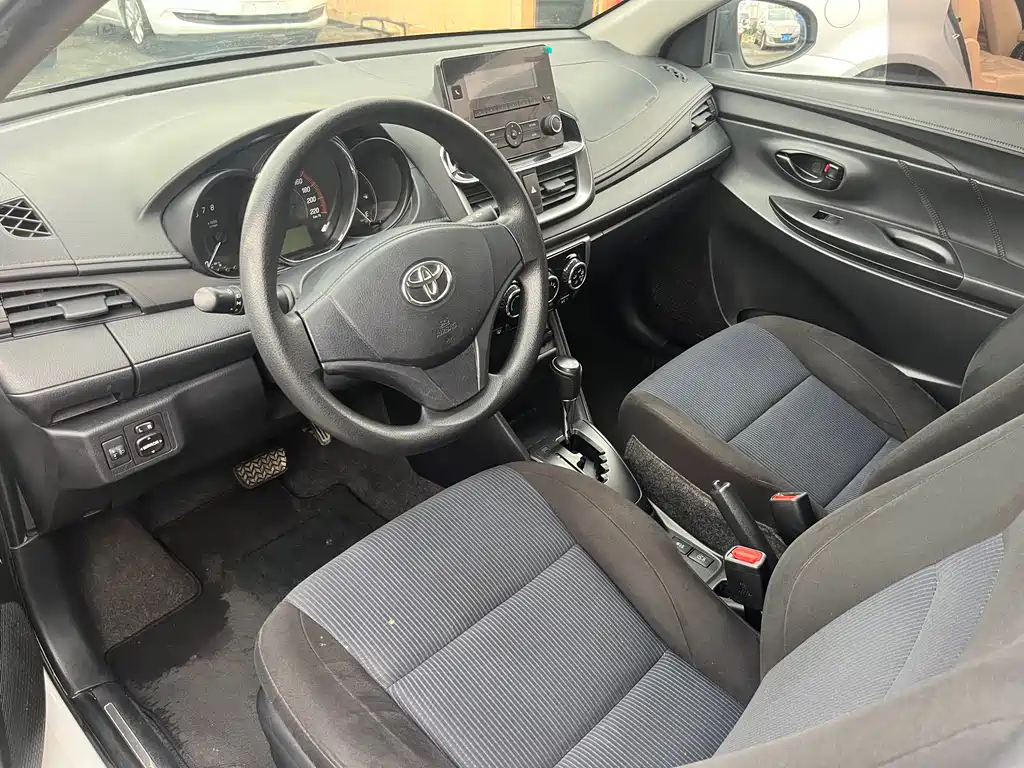 Yaris L 2021 1.5L CVT Leading Edition