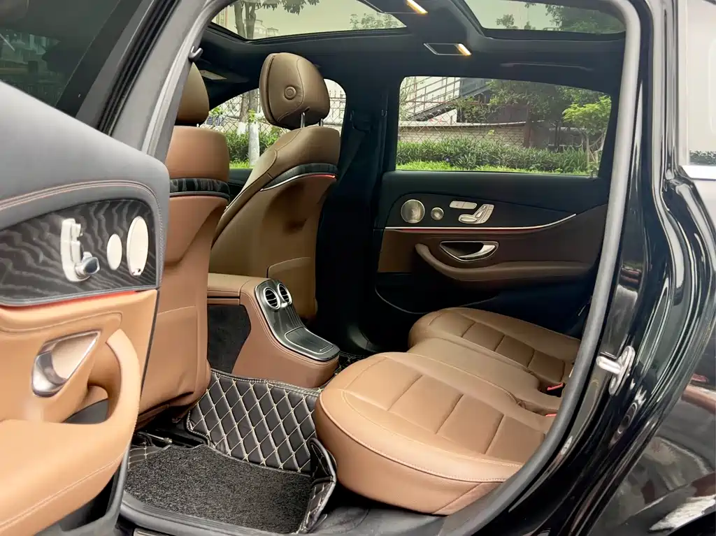 Mercedes-Benz E-Class 2022 Facelift II E 300 L Sport Luxury
