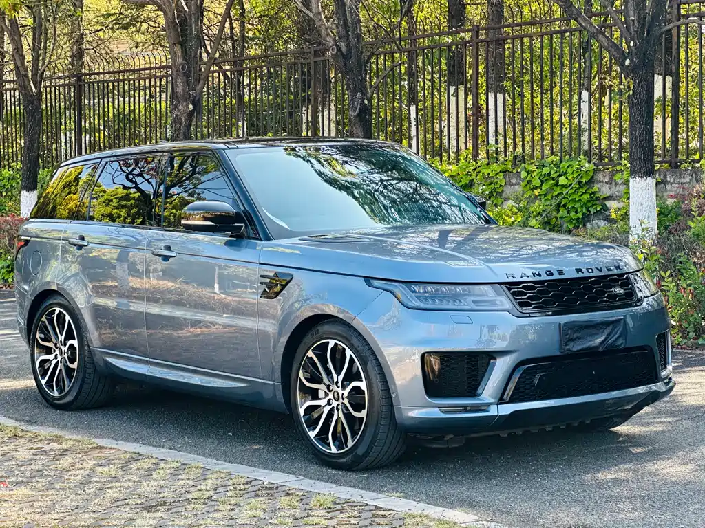 Range Rover Sport 2021 3.0L inline-six Black Edition