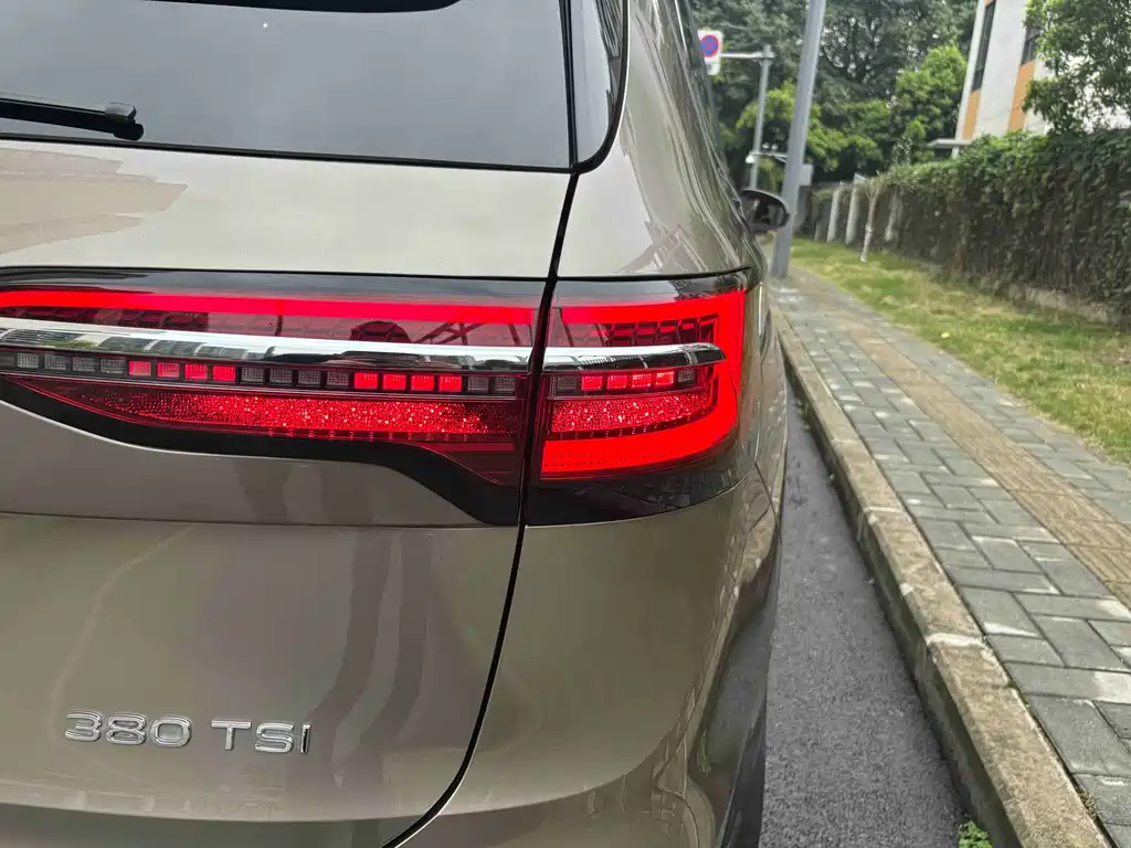 Viloran 2020 380TSI Prestige Edition