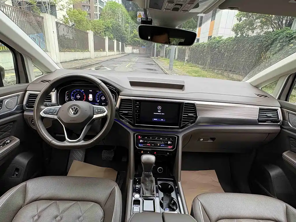Viloran 2020 380TSI Prestige Edition