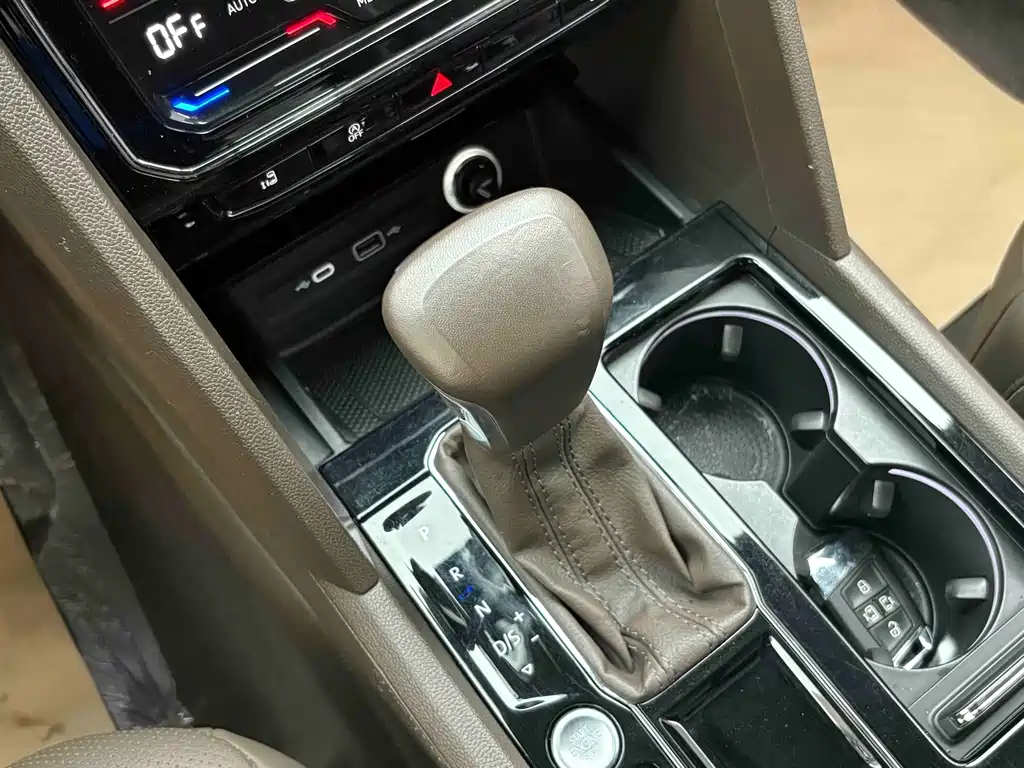 Viloran 2020 380TSI Prestige Edition