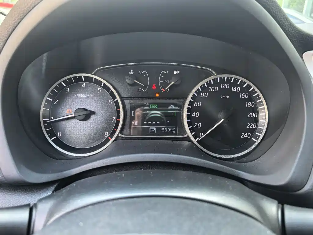 Nissan Sylphy 2016 1.6XL CVT Premium Edition