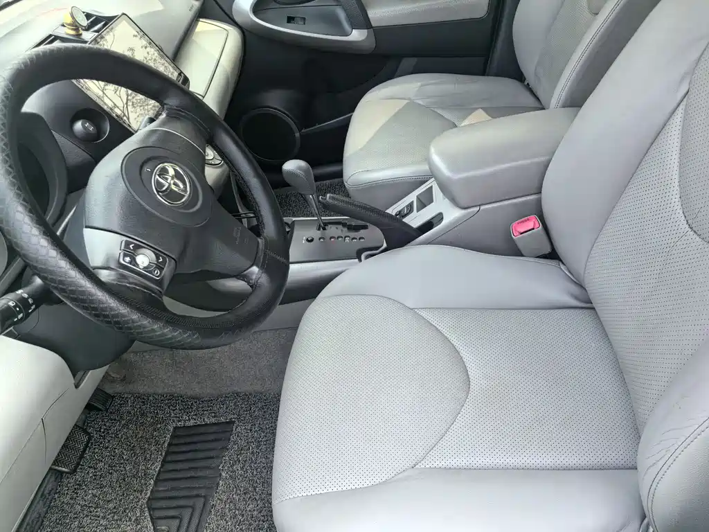 2006 Toyota RAV4 2.4 Luxury (Import)