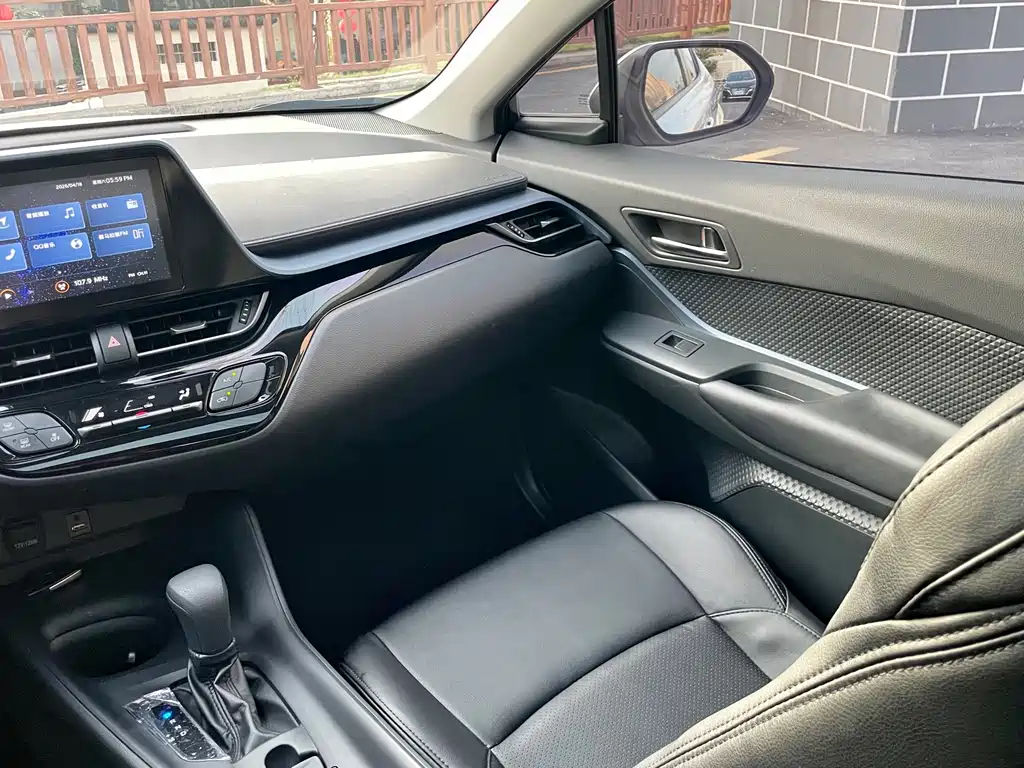 Toyota IZOA 2023 2.0L Yixiang Edition