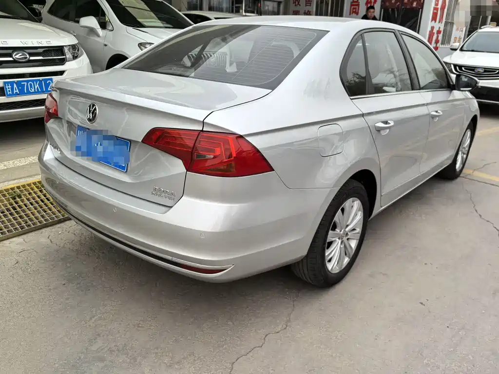 Bora 2018 230TSI DSG Comfort