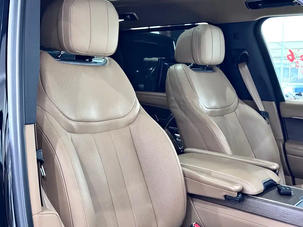 Range Rover 2023 3.0 L6 400PS Creation Extended Edition