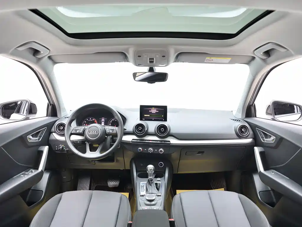 Audi Q2L 2021 35 TFSI Entry Dynamic