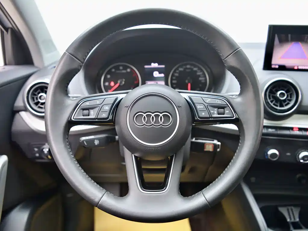 Audi Q2L 2021 35 TFSI Entry Dynamic