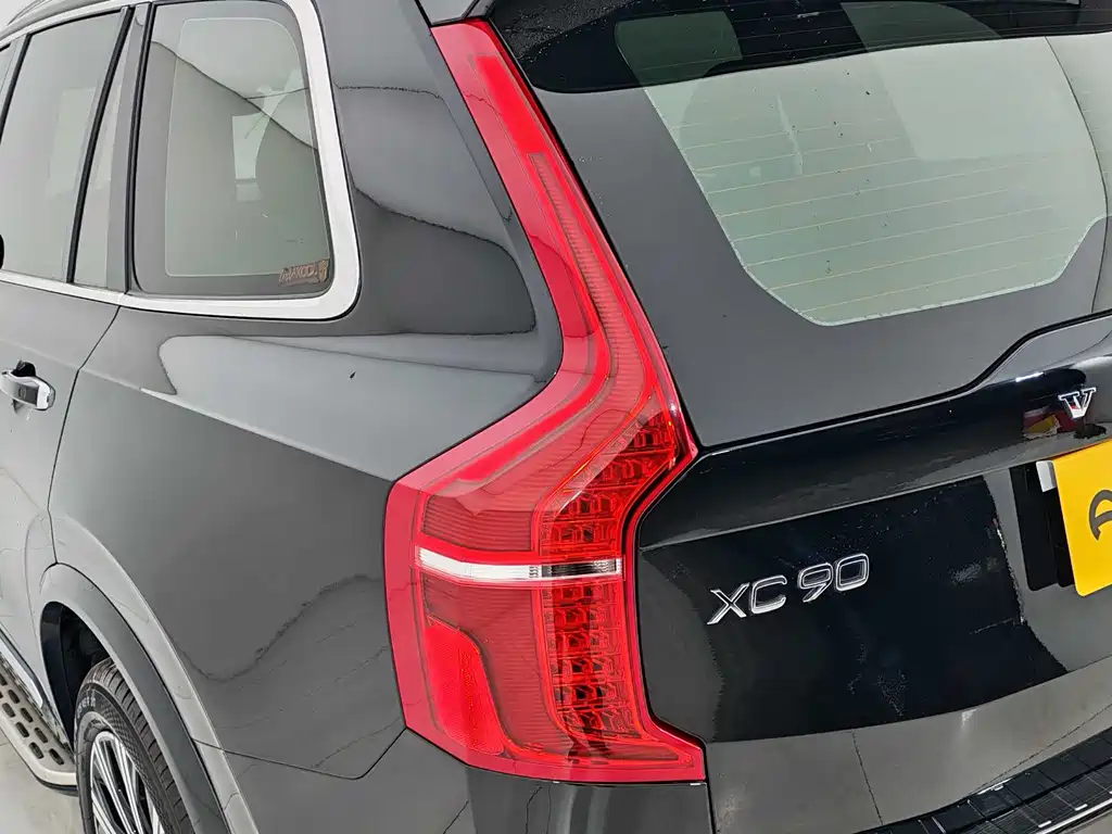 Volvo XC90 2022 B5 Momentum 7-Seater