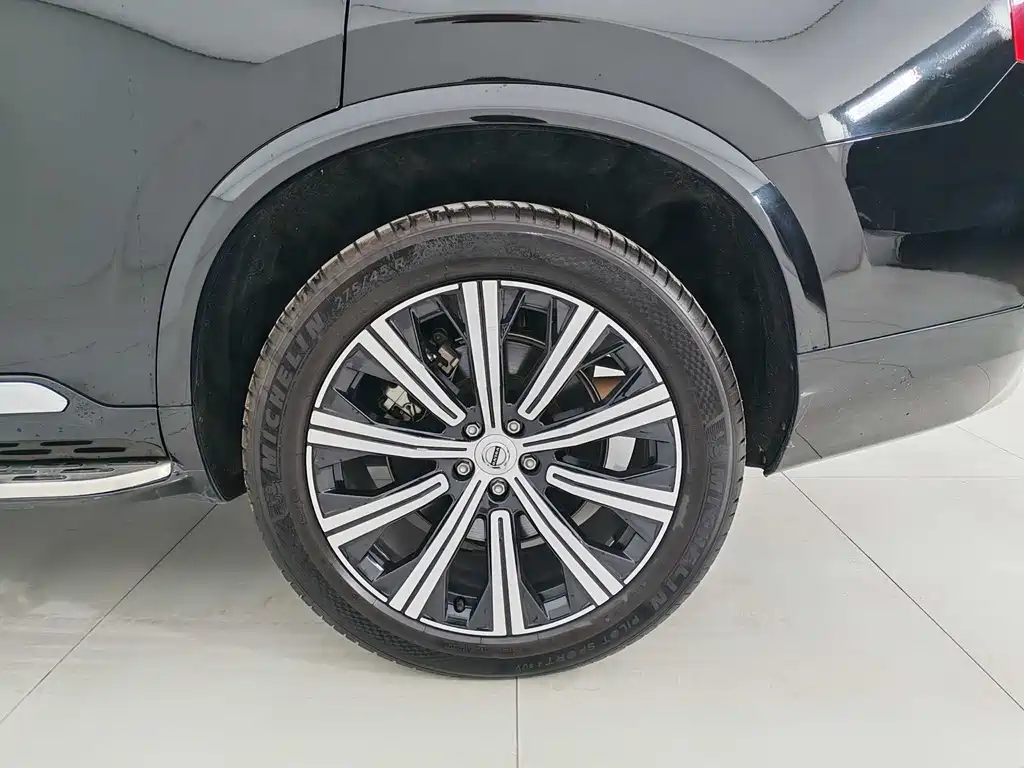 Volvo XC90 2022 B5 Momentum 7-Seater