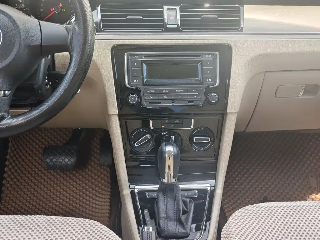Volkswagen Bora 2014 1.6L Automatic Comfort Edition