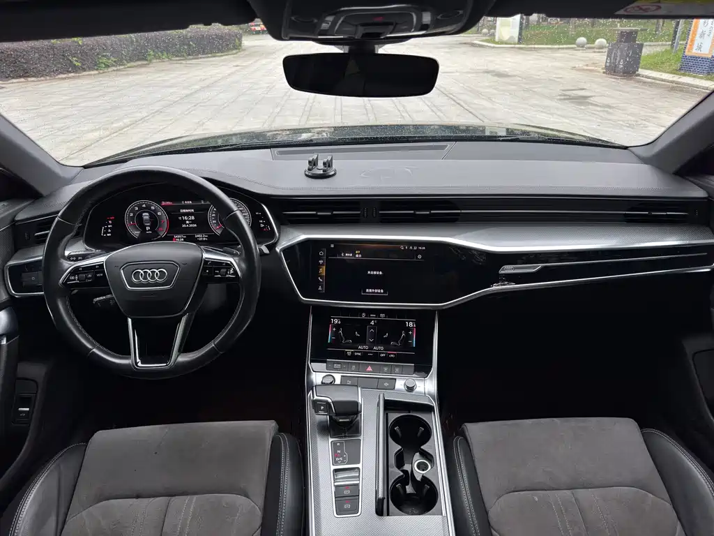 Audi A6L 2022 40 TFSI Luxury Elegant Edition