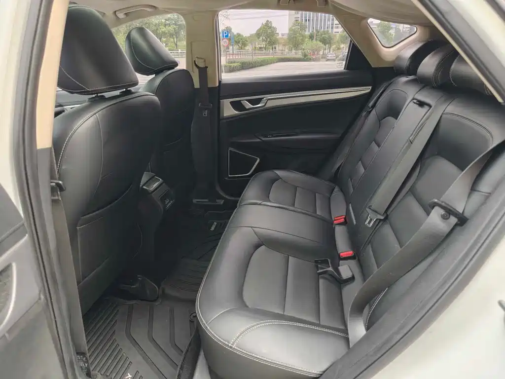 Geely Emgrand GS 2019 1.4T CVT Ya