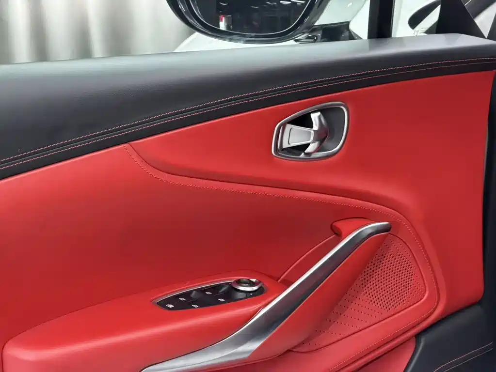 Aston Martin DBX 2022 4.0T V8