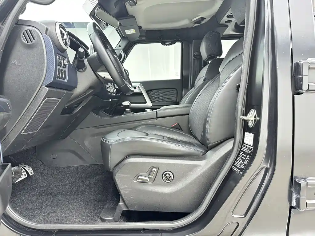Beijing BJ40 2021 2.0D AT 4WD Blade Hero Knight Edition