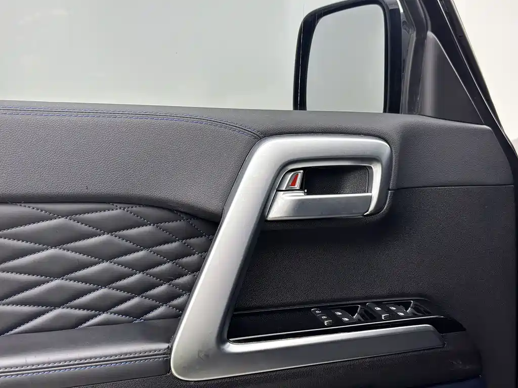 Beijing BJ40 2021 2.0D AT 4WD Blade Hero Knight Edition