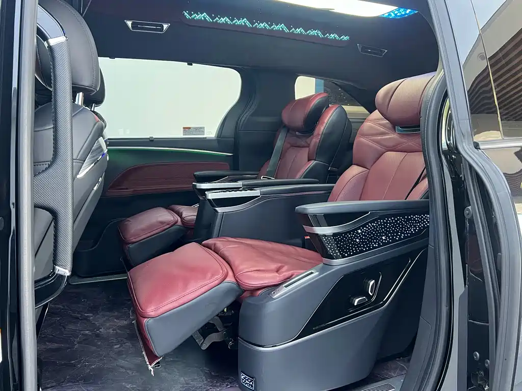 Toyota Sienna 2024 2.5L Hybrid Premium Edition