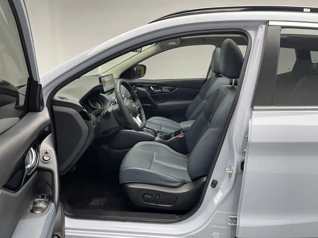 Nissan Qashqai 2025 Honor 2.0L CVT XV+ Leading Edition