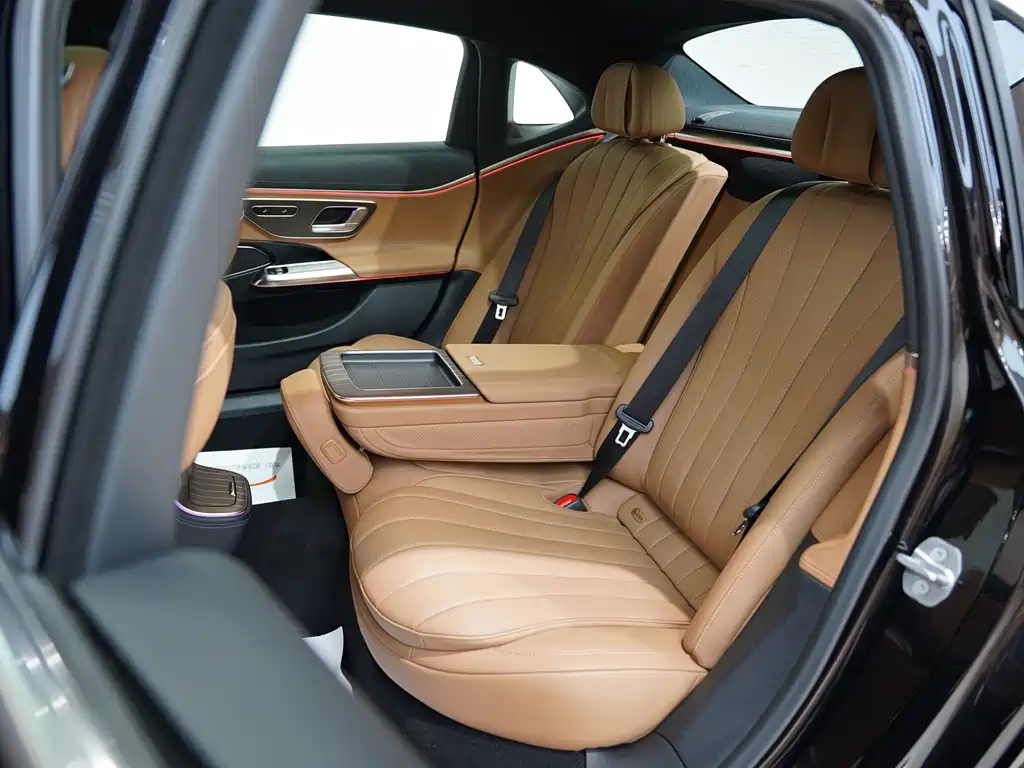 Mercedes-Benz E-Class 2024 E 300 L Fashion Edition