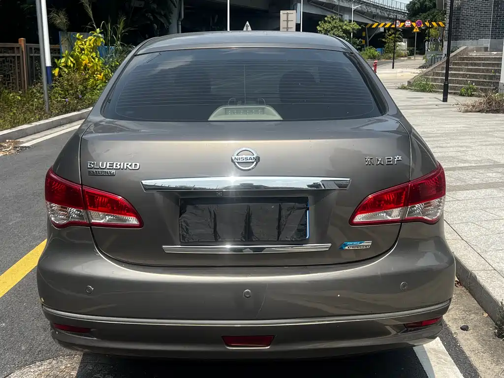 Nissan Sylphy 2009 1.6XL Automatic Luxury Sunroof Edition