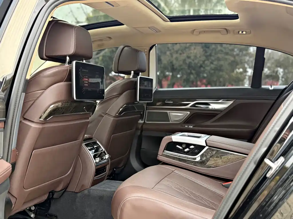 BMW 7 Series 2016 730Li Luxury