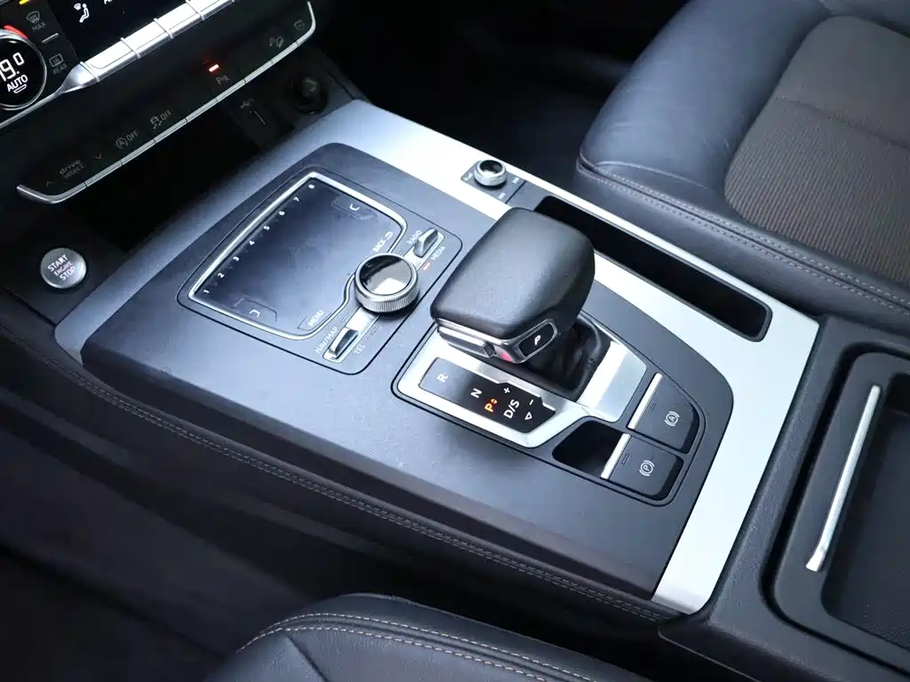 Audi Q5L 2018 40 TFSI Fashion Edition China VI