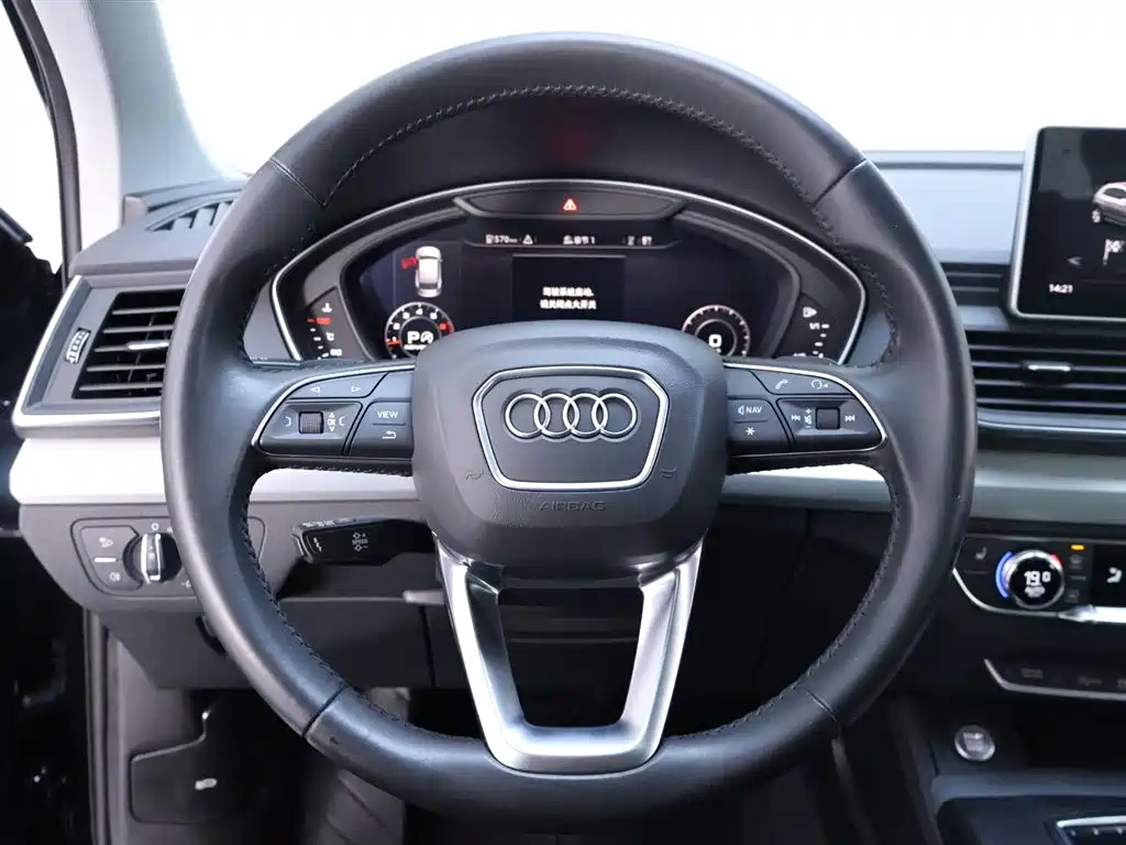 Audi Q5L 2018 40 TFSI Fashion Edition China VI