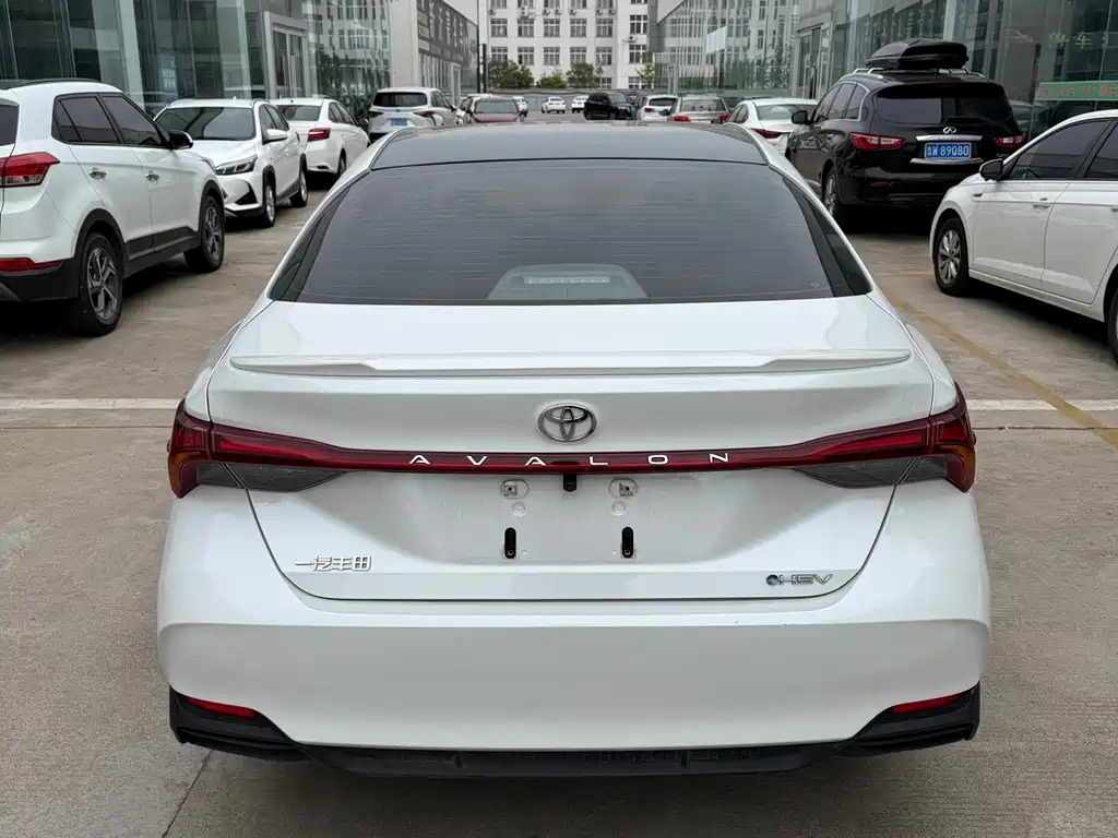 Toyota Avalon 2024 Hybrid 2.0L Premium Edition
