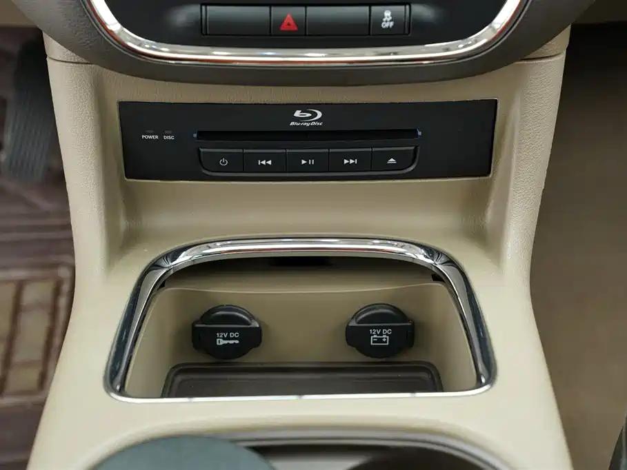 Chrysler Grand Voyager 2013 3.6L Luxury Edition