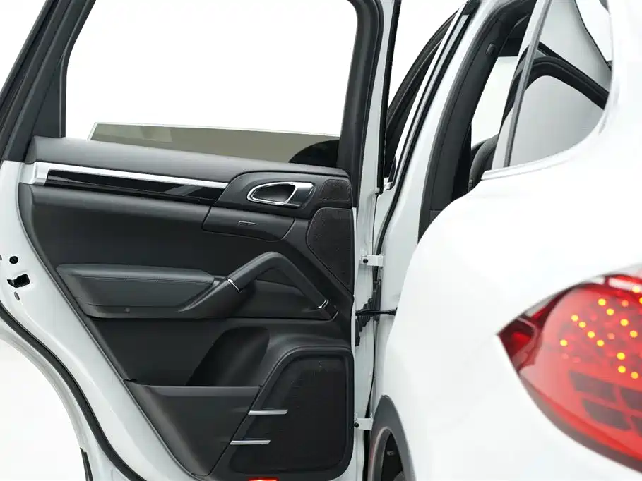 Porsche Cayenne 2011 3.0T