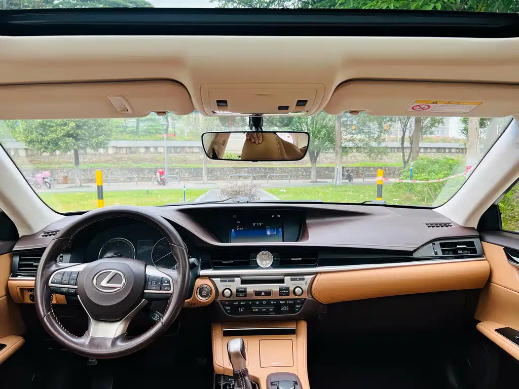 Lexus ES 2015 200 Elite Edition