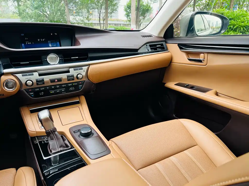 Lexus ES 2015 200 Elite Edition